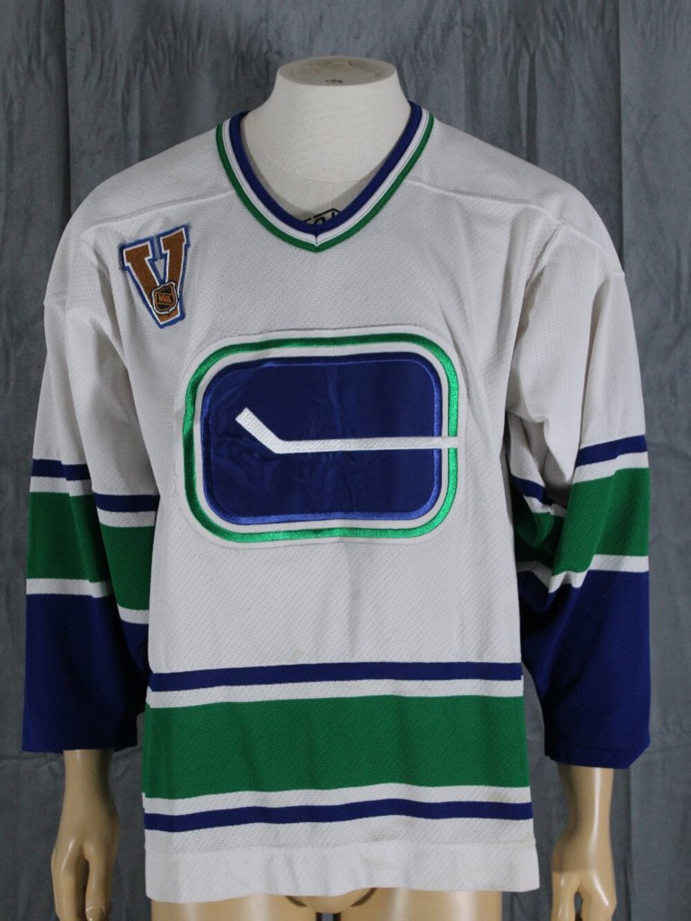 Vancouver Canucks Jersey (Retro) - Home Stick in Rink by CCM - Men's Medium